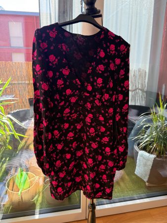 Schönes Sommerkleid mit Blumenmuster S