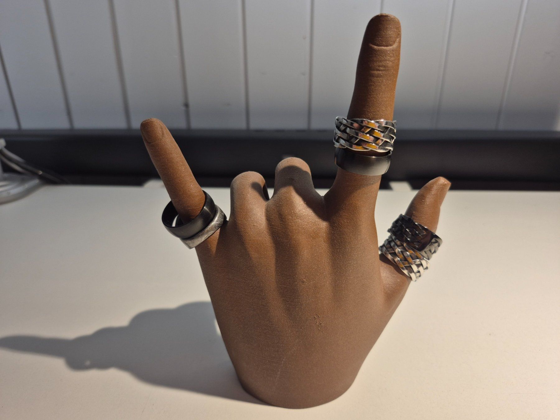 Alle Dekorationen: Deko-Rock-On-Hand – Gebraucht aus Thierachern von rolfdavid
