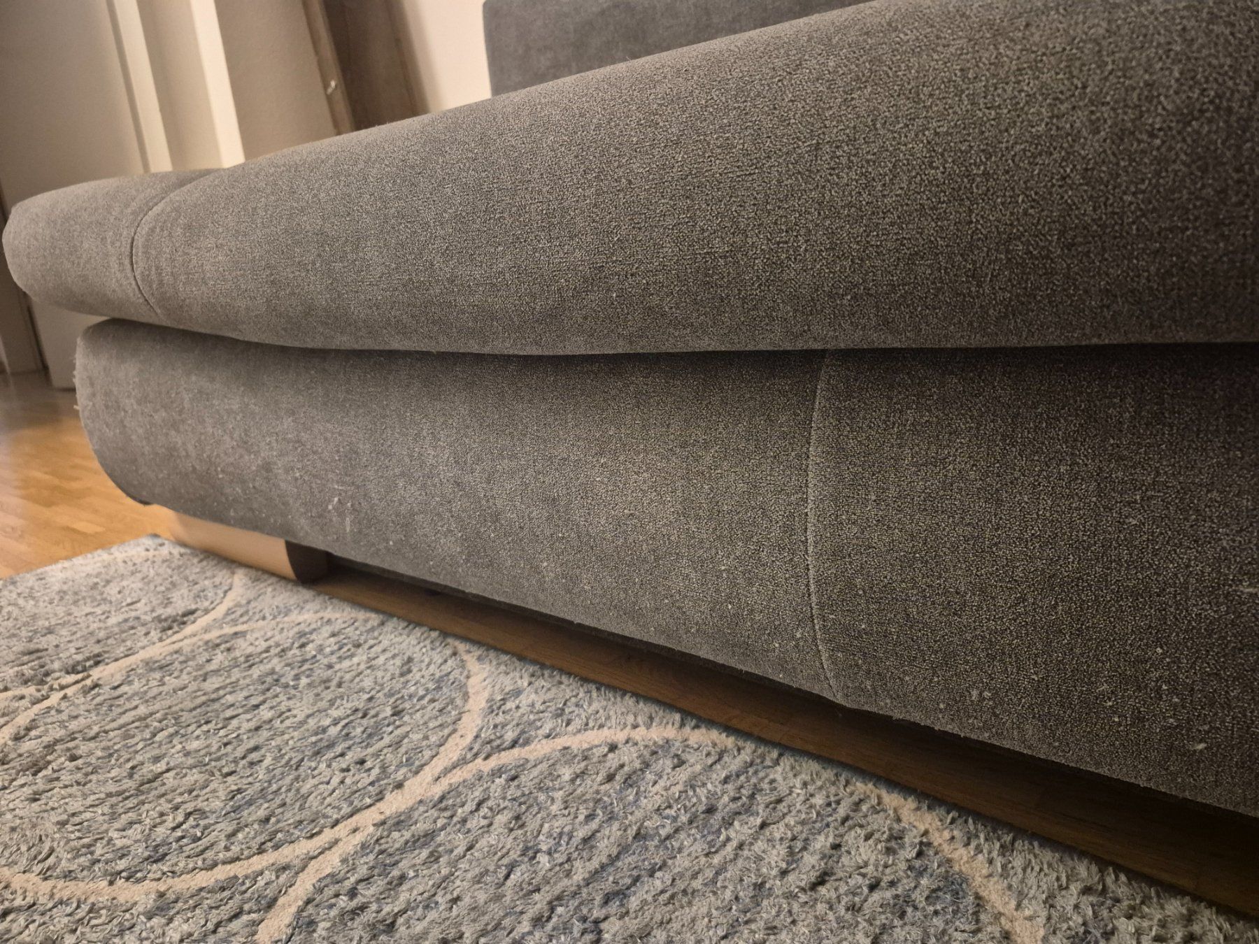 Divani: Sofa grau mit Schlaffunktion und Bettkasten – Usato da Aarau venduto da Freya87 2
