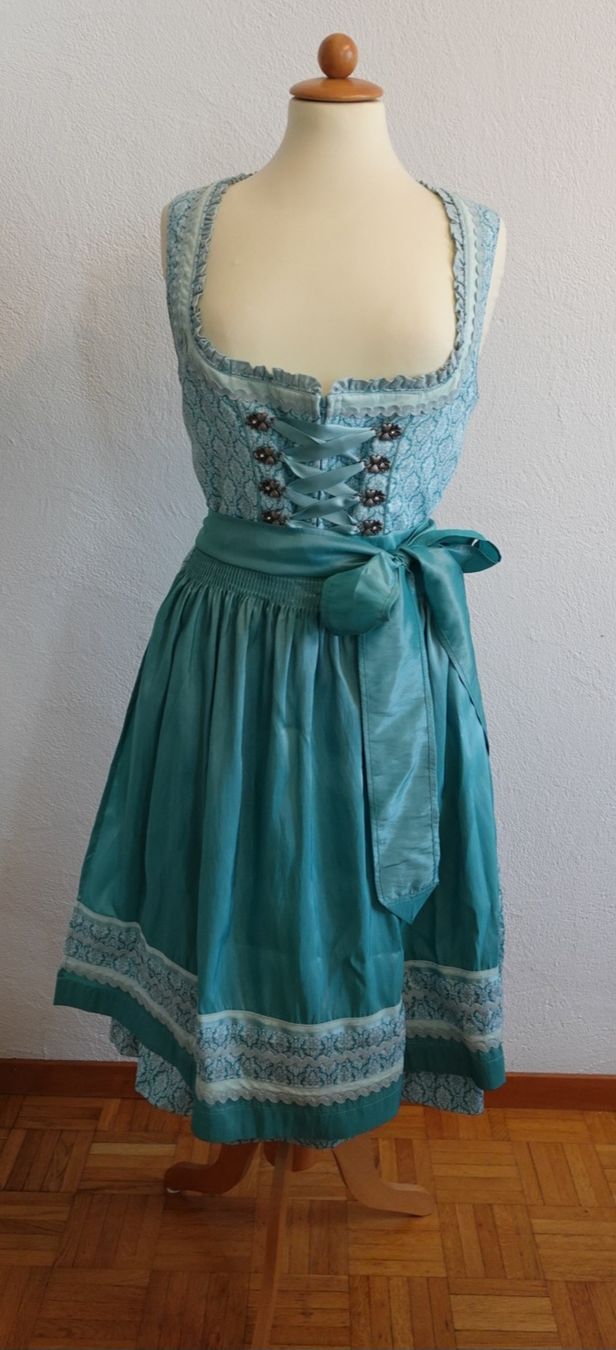 Kostüme: Krüger Dirndl – Neu (gemäss Beschreibung) aus Grüningen von selinasearching