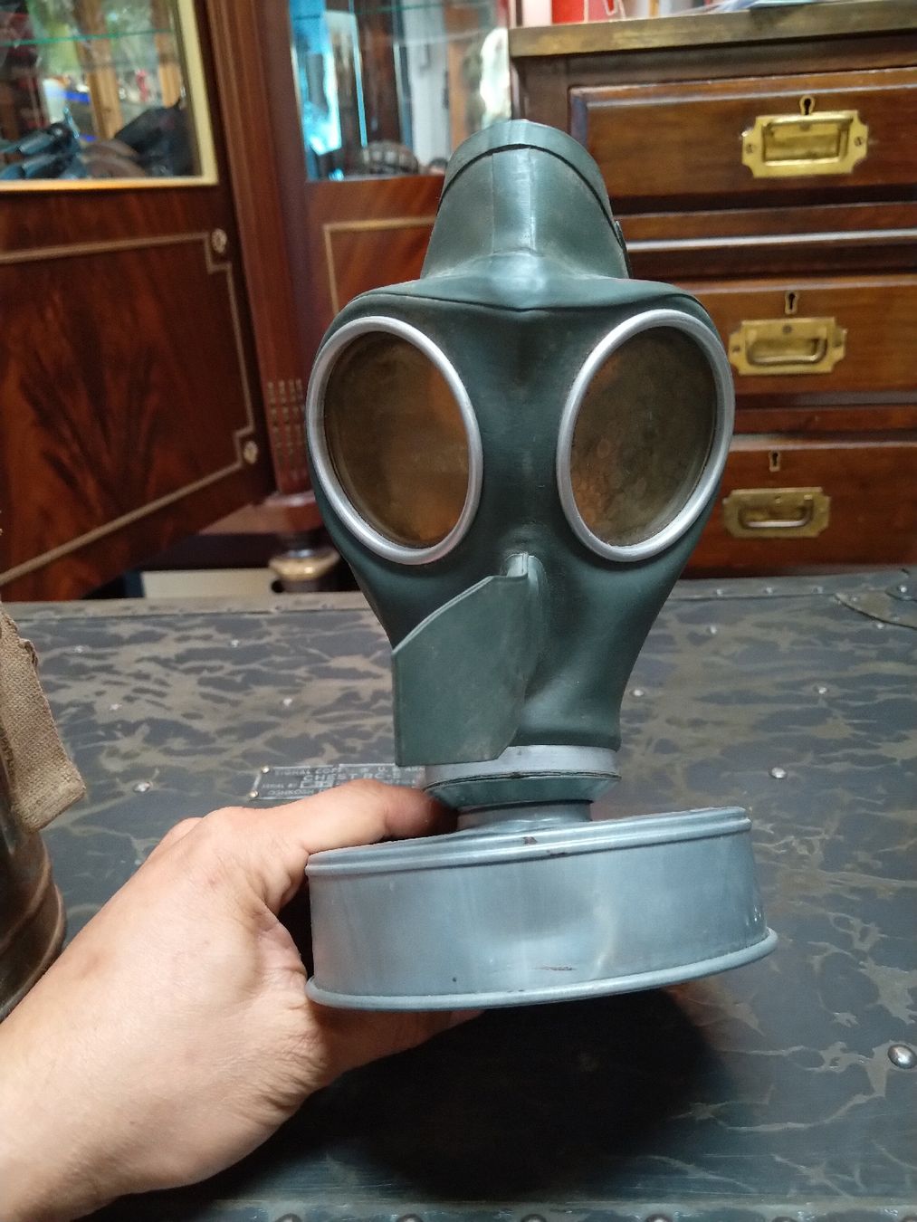 Uniformi: 3 masques à gaz Allemand WW2 – Usato da La Place (Ayent) venduto da s4c4 9