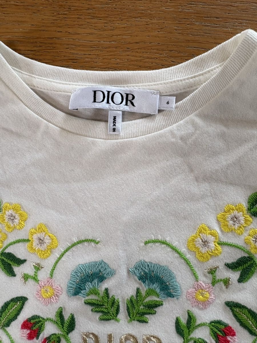 Dior Camicette, T-shirt & Top: T-shirt Dior – Nuovo (secondo la descrizione) da Lausanne venduto da Soins 1