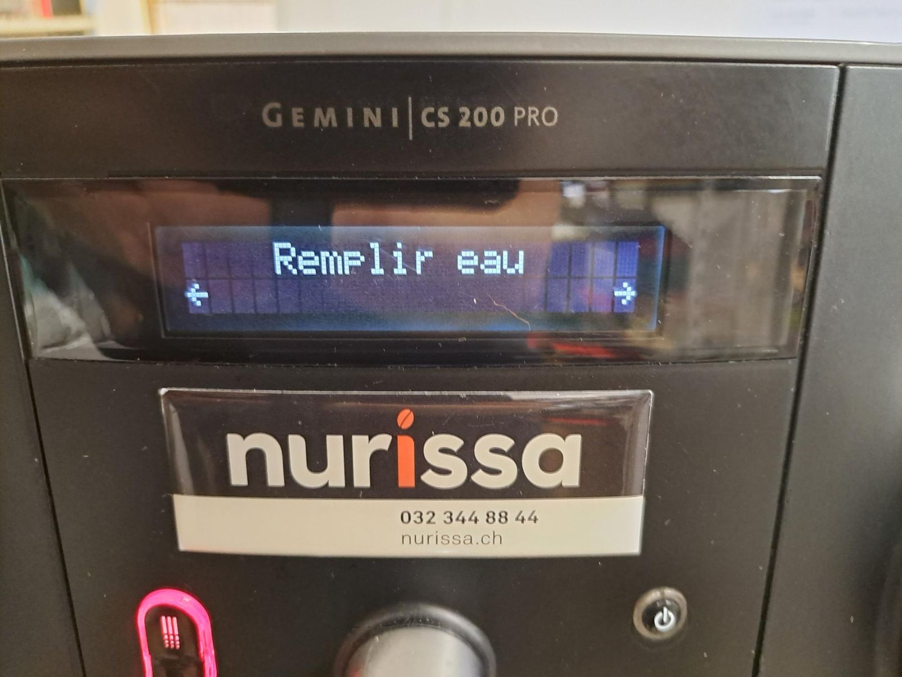 Nespresso Kaffeemaschinen & Espressomaschinen: machine à café Nespresso Pro double – Gebraucht aus La Chaux-de-Fonds von Cioset 1