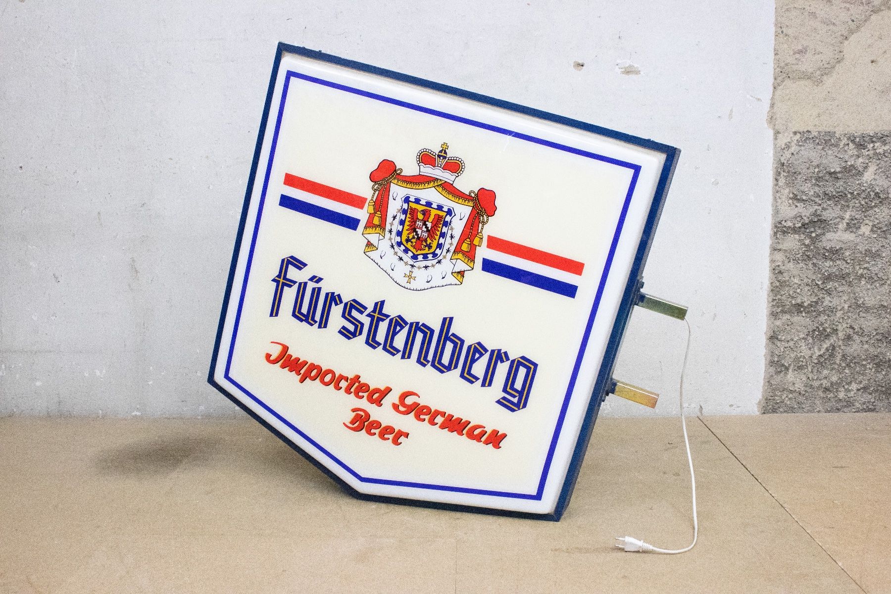 Fürstenberg Lampade: Leuchtreklame / Werbereklame Fürstenberg Bier – Usato da Zürich venduto da ZuercherBrockenhaus