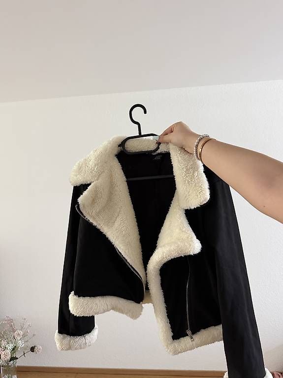 Giacche: SCHWARZE TEDDYJACKE GR. S – Usato da Niederhasli venduto da agn_28zq