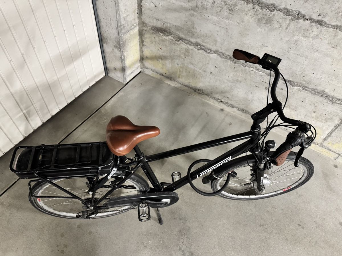 Leopard Biciclette: Elektro Velo Leopard schwarz gebraucht mit Akku – Difettoso da Küttigen venduto da B-Man 2