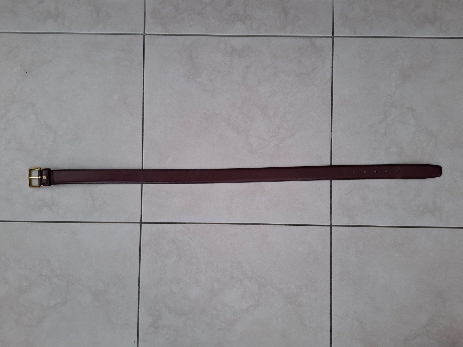Aigner Cinture: Aigner Ledergurt – Usato da Weggis venduto da Jhmathis