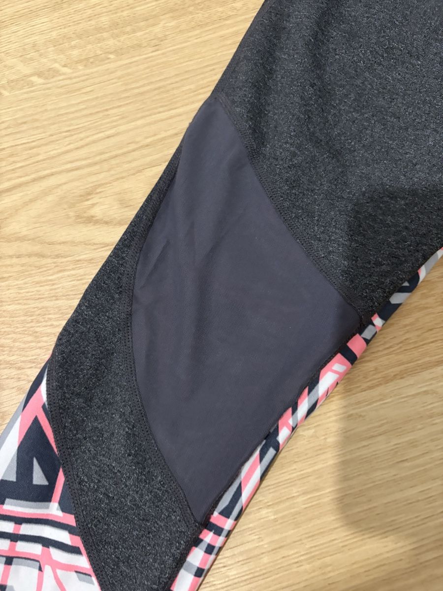 Calvin Klein Leggings: Calvin Klein sport leggings M – Usato da Rolle venduto da gos_2xy5 4