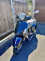 Schöne Vespa GTS 125 schwarz 600 km 2025