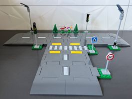 Lego City 60304 - Lot de plateaux de routes et accessoires