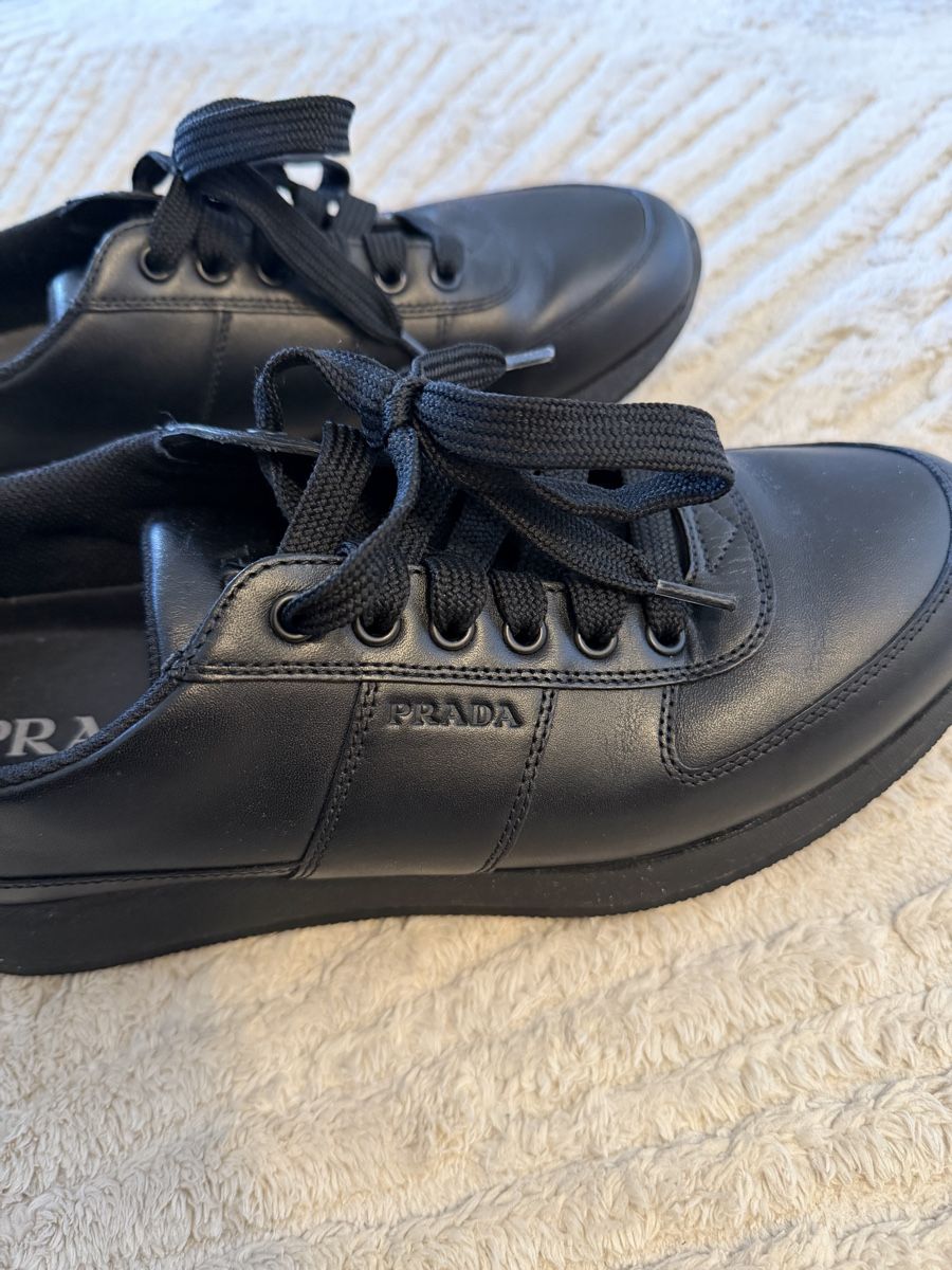 Prada Scarpe da uomo: Prada black leather sneakers 42 – Nuovo (secondo la descrizione) da Genève venduto da kam_m6mq 1