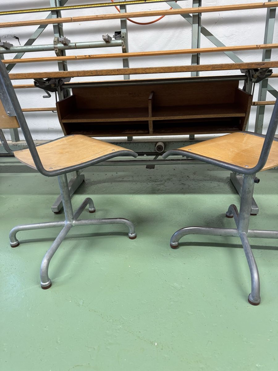 Scrivanie: Kinderpult mit zwei Stühlen – Usato da Regensdorf venduto da Rina49 1