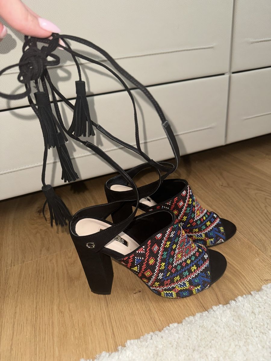 Guess Scarpe da donna: Guess – Nuovo (secondo la descrizione) da Reinach AG venduto da MineD 2