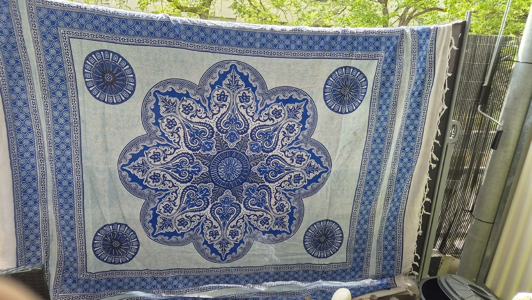 Coperte: Tagesdecke mit Mandalamuster blau-weiss – Usato da Basel venduto da gio_d9qn