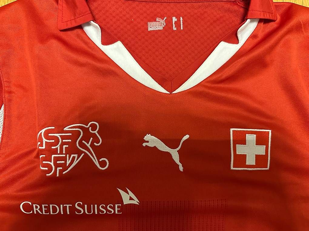 Puma Canottiere & Pantaloni: Schweizer Fussball Trikot – Usato da Schüpfen venduto da Poly_pi 2