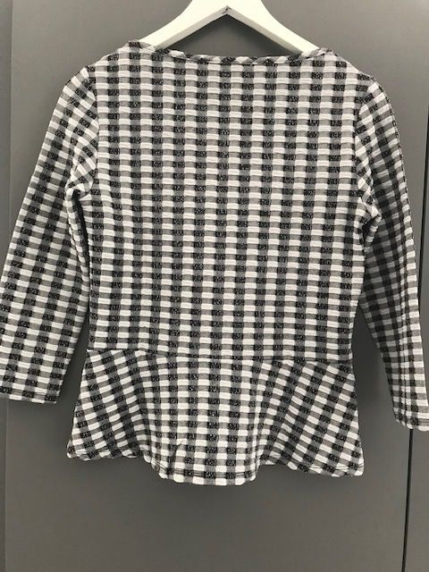 Comma T-shirt: tailliertes Shirt – Usato da Flurlingen venduto da Tobia04 1