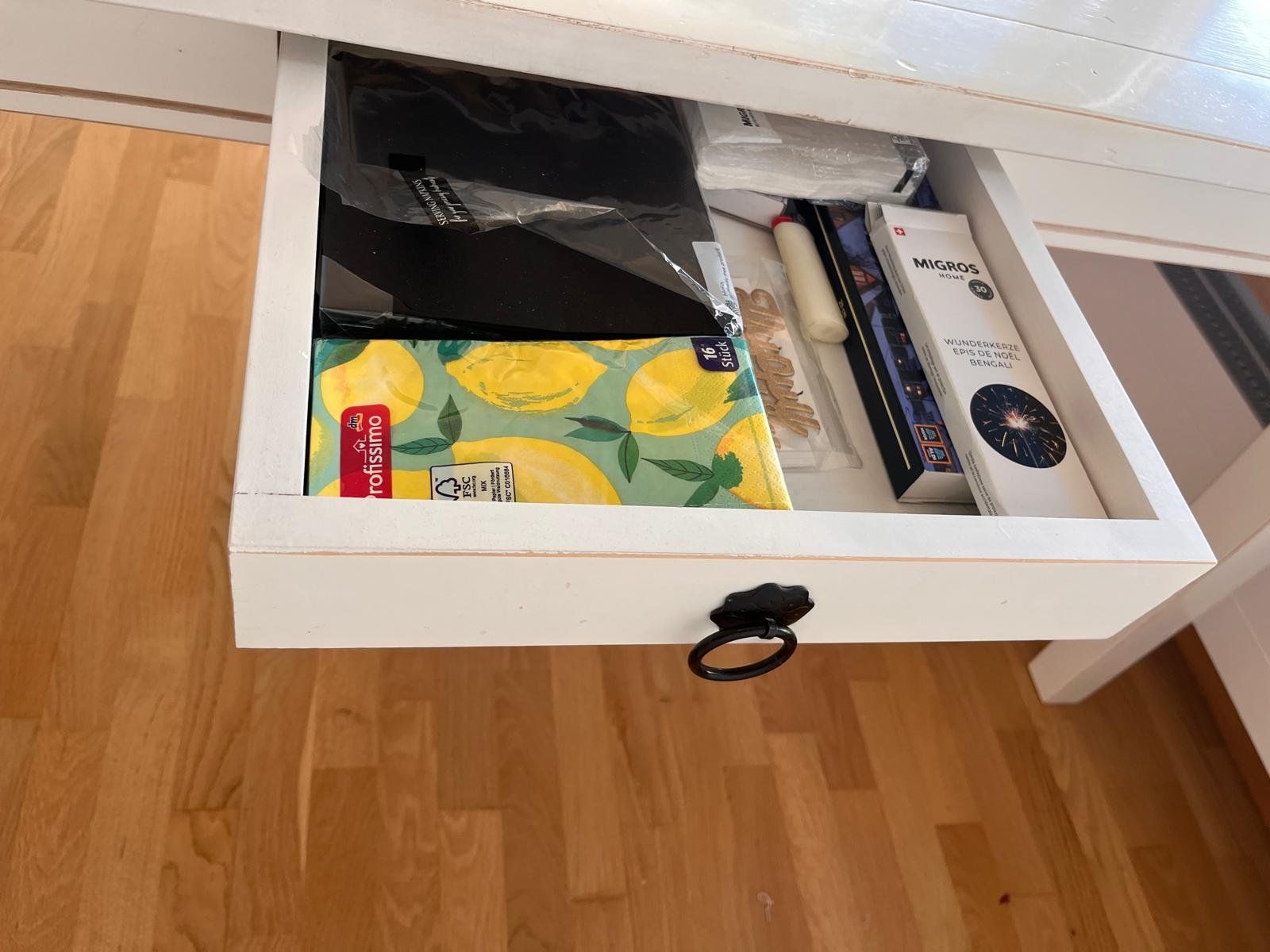 Kare Tische: Esstisch mit 4 Stühlen Shabby Chic von KARE – Gebraucht aus Küsnacht ZH von Natalie_ZH 8