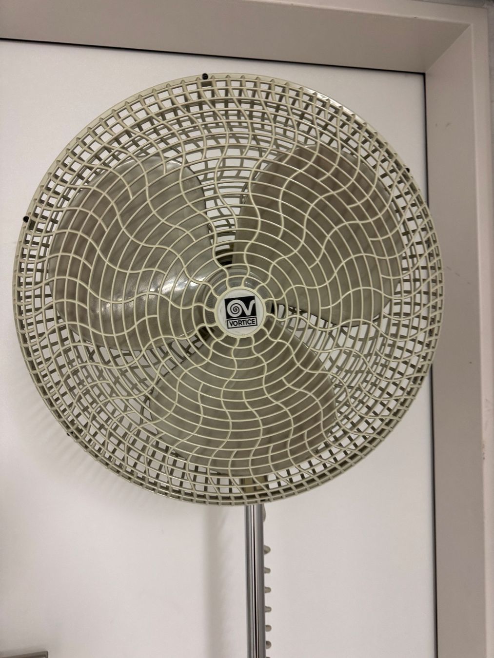 Ventilatori: Standventilator mit Teleskopstange gebraucht – Usato da WettswiL venduto da mpo_hp7y 1