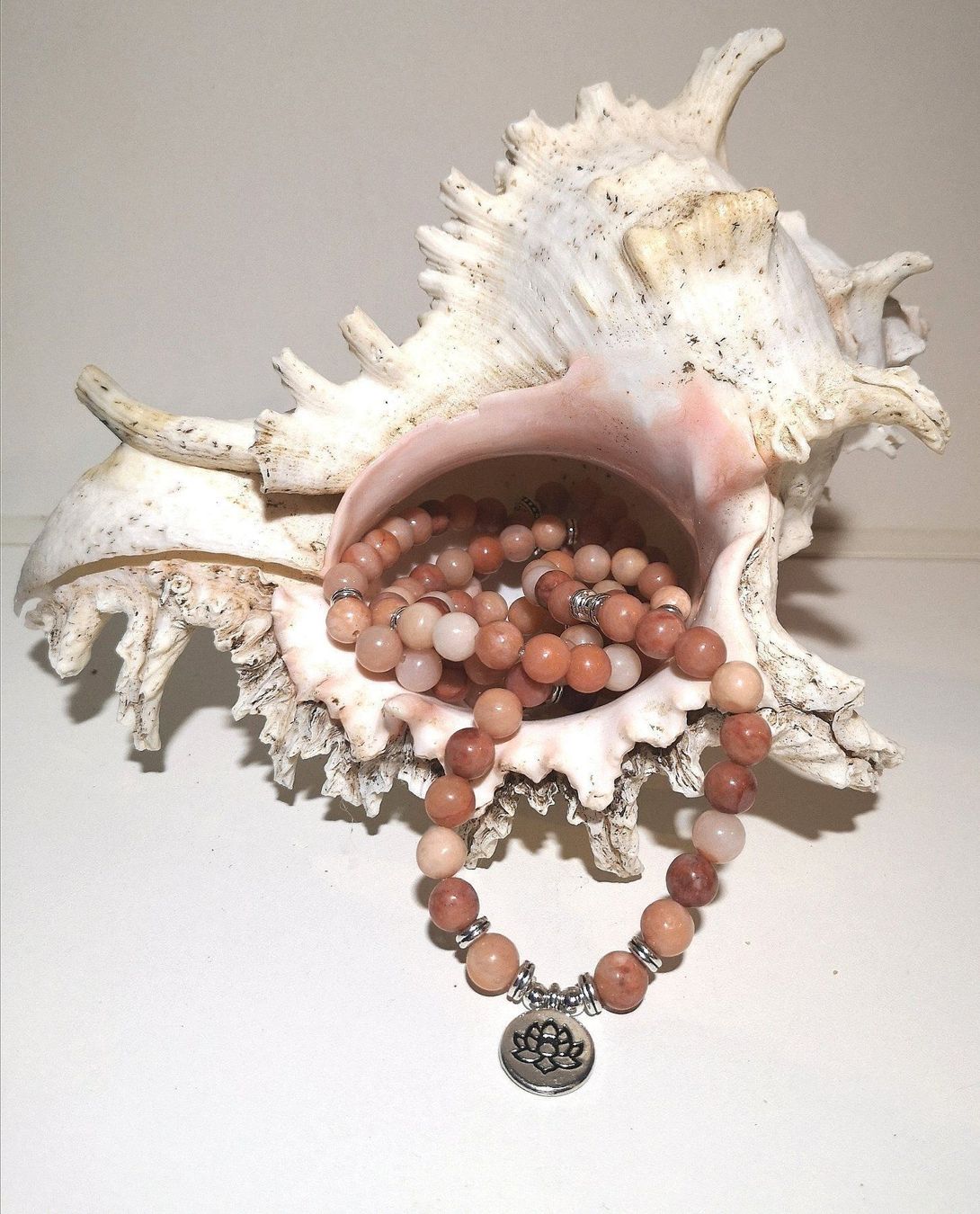 Bracciali & Braccialetti: 108 Mala Wrap Lotus Armk. - Spendenaktion – Nuovo (secondo la descrizione) da Unterkulm venduto da Nachtigall 1