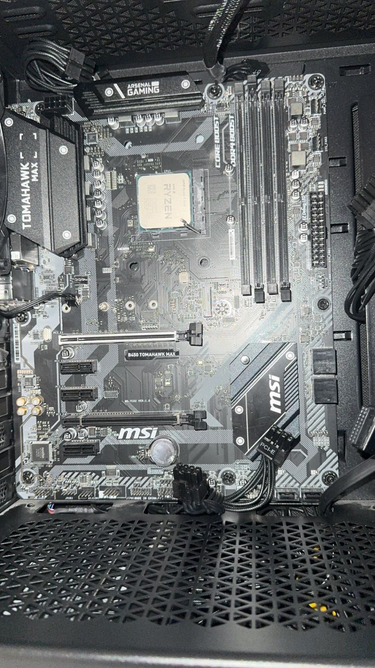 MSI Mainboards: MSI B450 TOMAHAWK MAX – gebraucht / Boot – Defekt aus Uster von jon_vmp7 1