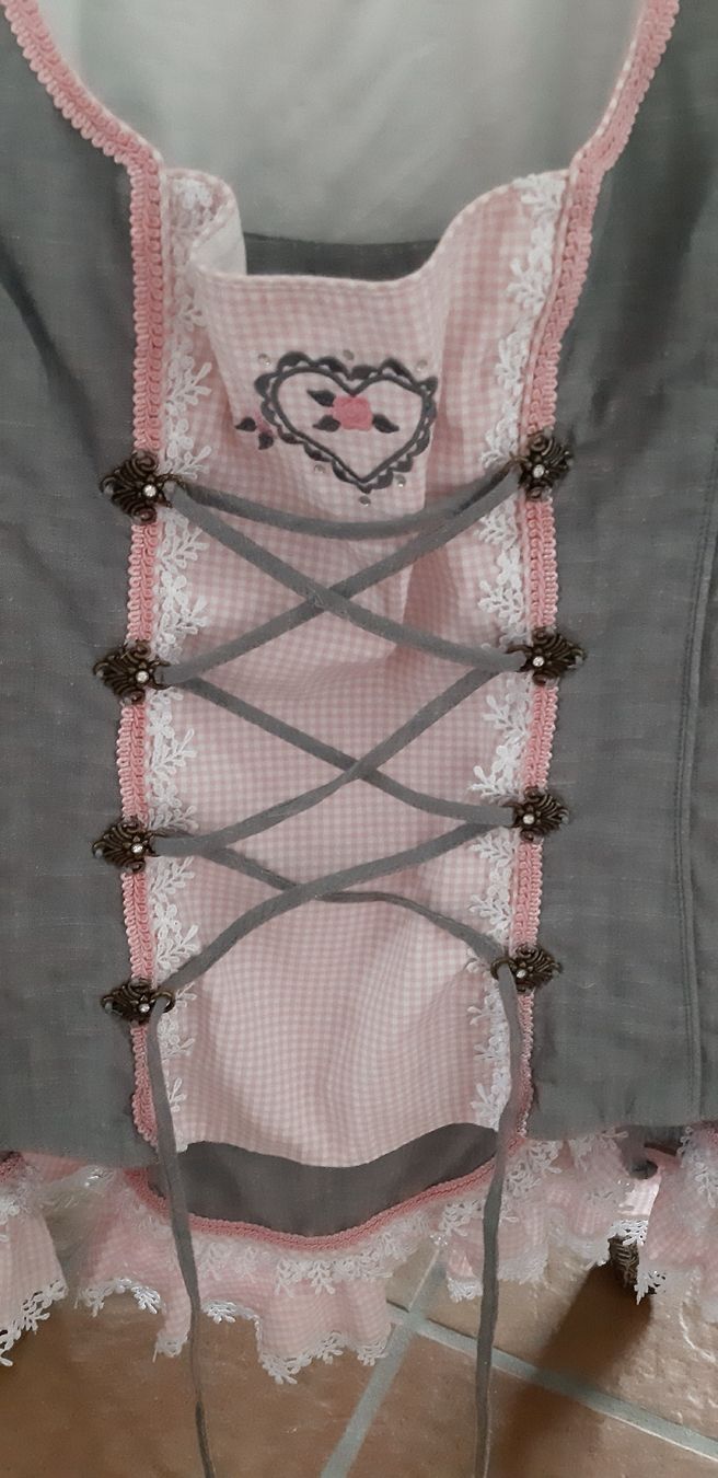 Vestiti: LANDHAUS Dirndl  -  40/42 – Usato da Tagelswangen venduto da BrigittaC01 2