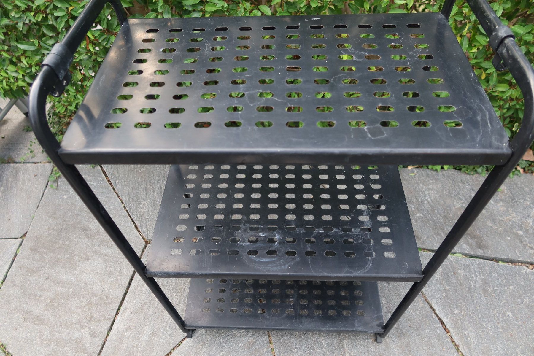 Regale: Schwarzes Gartenmöbel Regal – Gebraucht aus Kilchberg ZH von and_y5q6 2