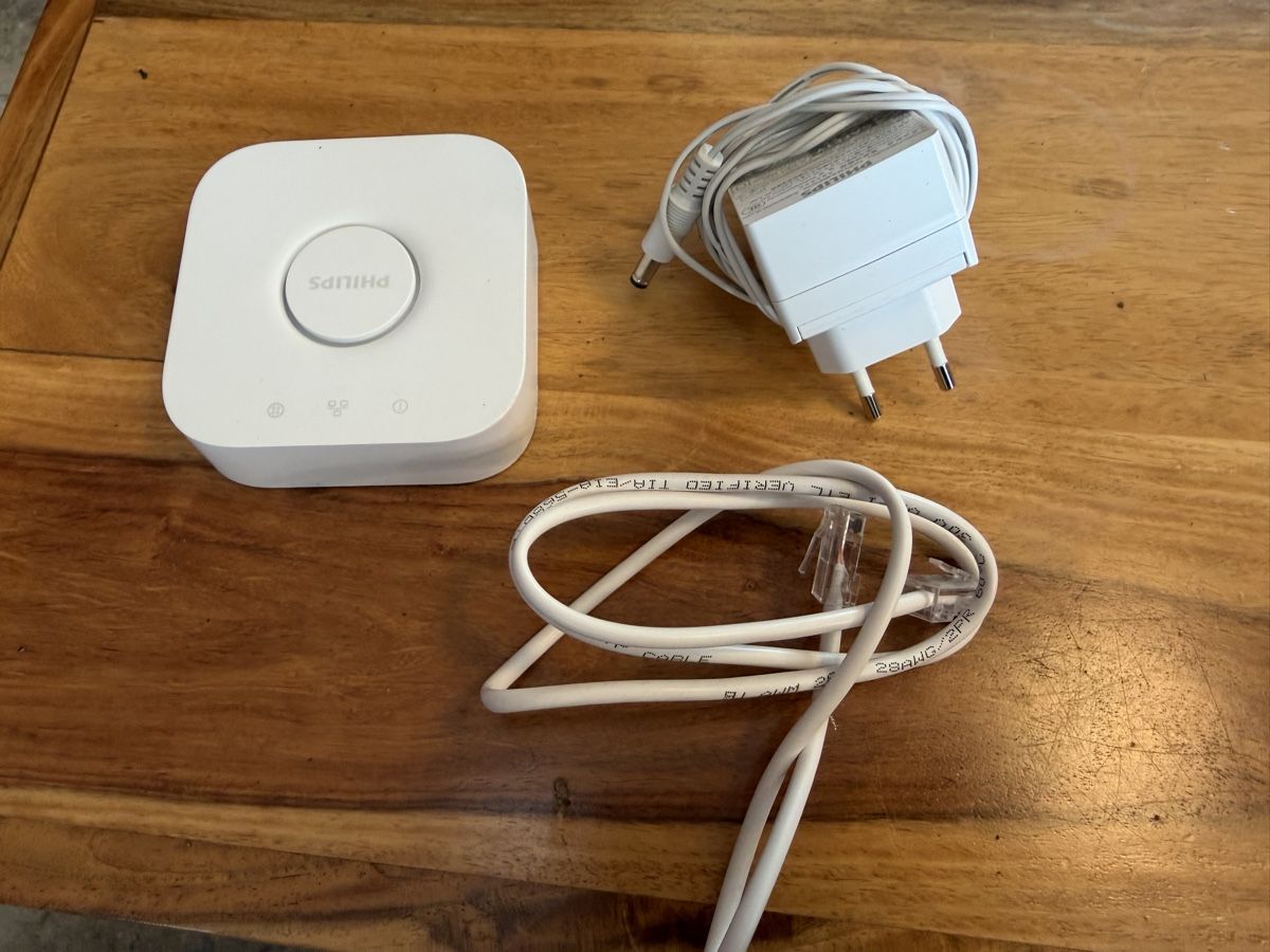 Philips Hubs & Switches: Philips Hue Bridge – D'occasion à Niederlenz par karuro 1
