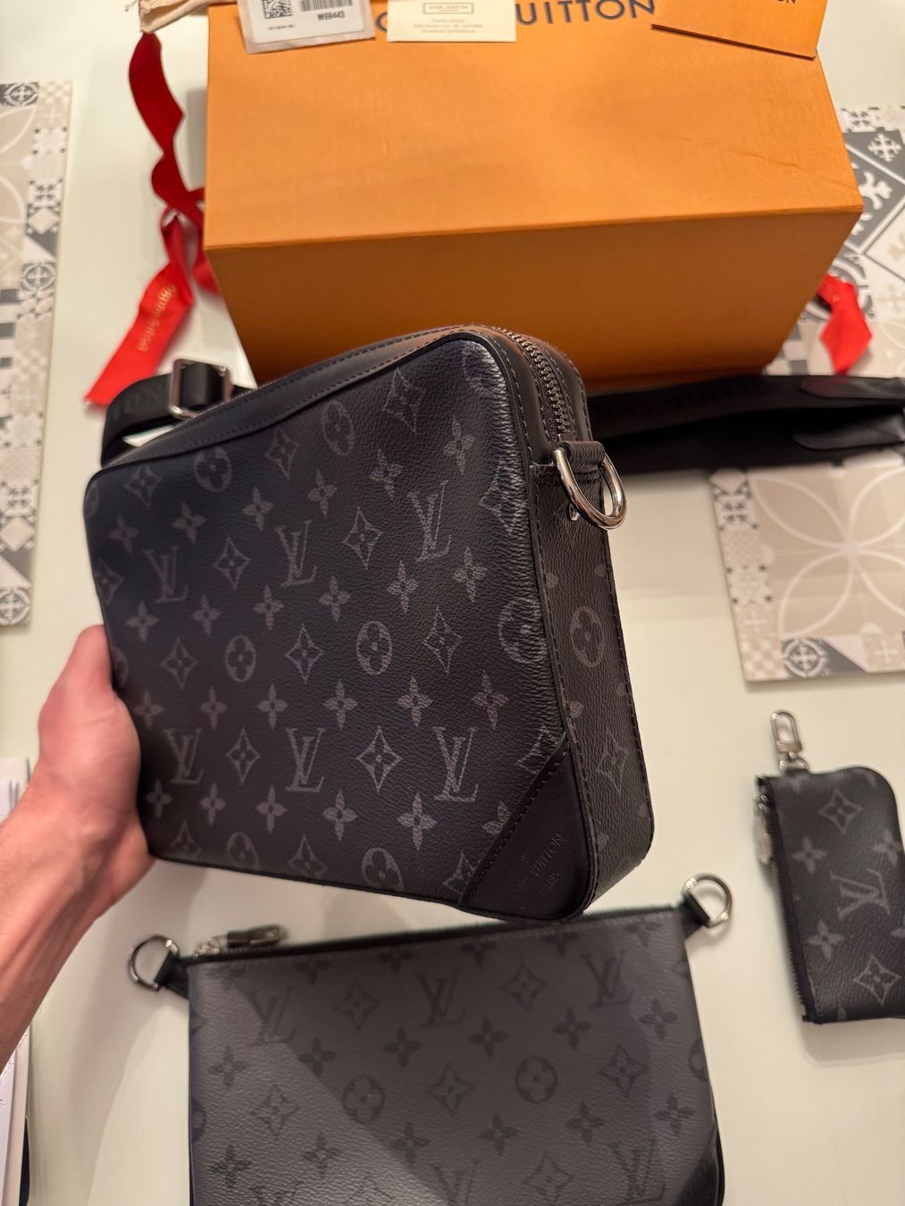 Louis Vuitton Borse: Louis Vuitton Trio Messenger – Nuovo (secondo la descrizione) da Bonvillars venduto da sachakv 5