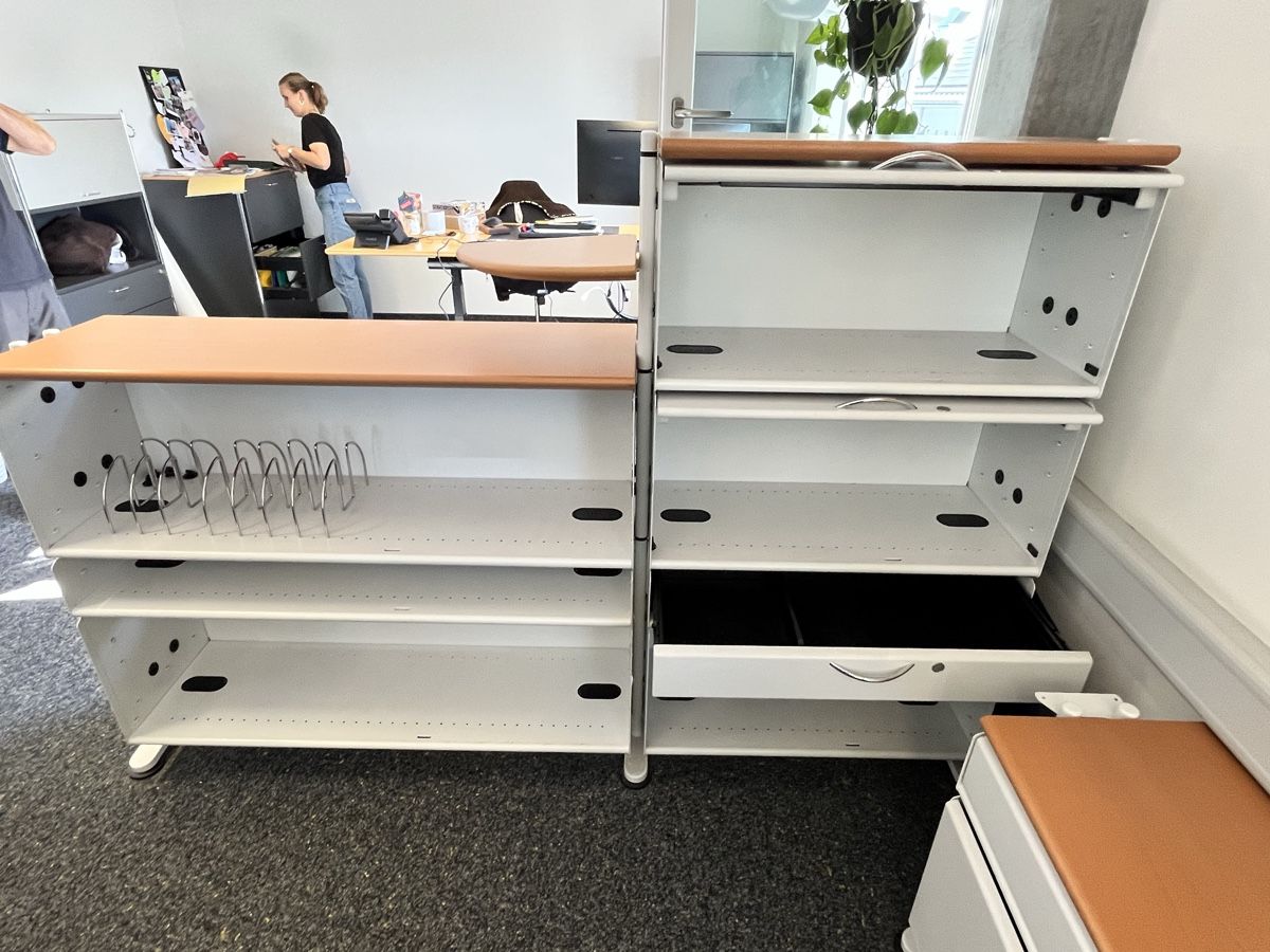 Regale: Büroregal weiss mit Ablageflächen – Gebraucht aus Bassersdorf von van.03 2