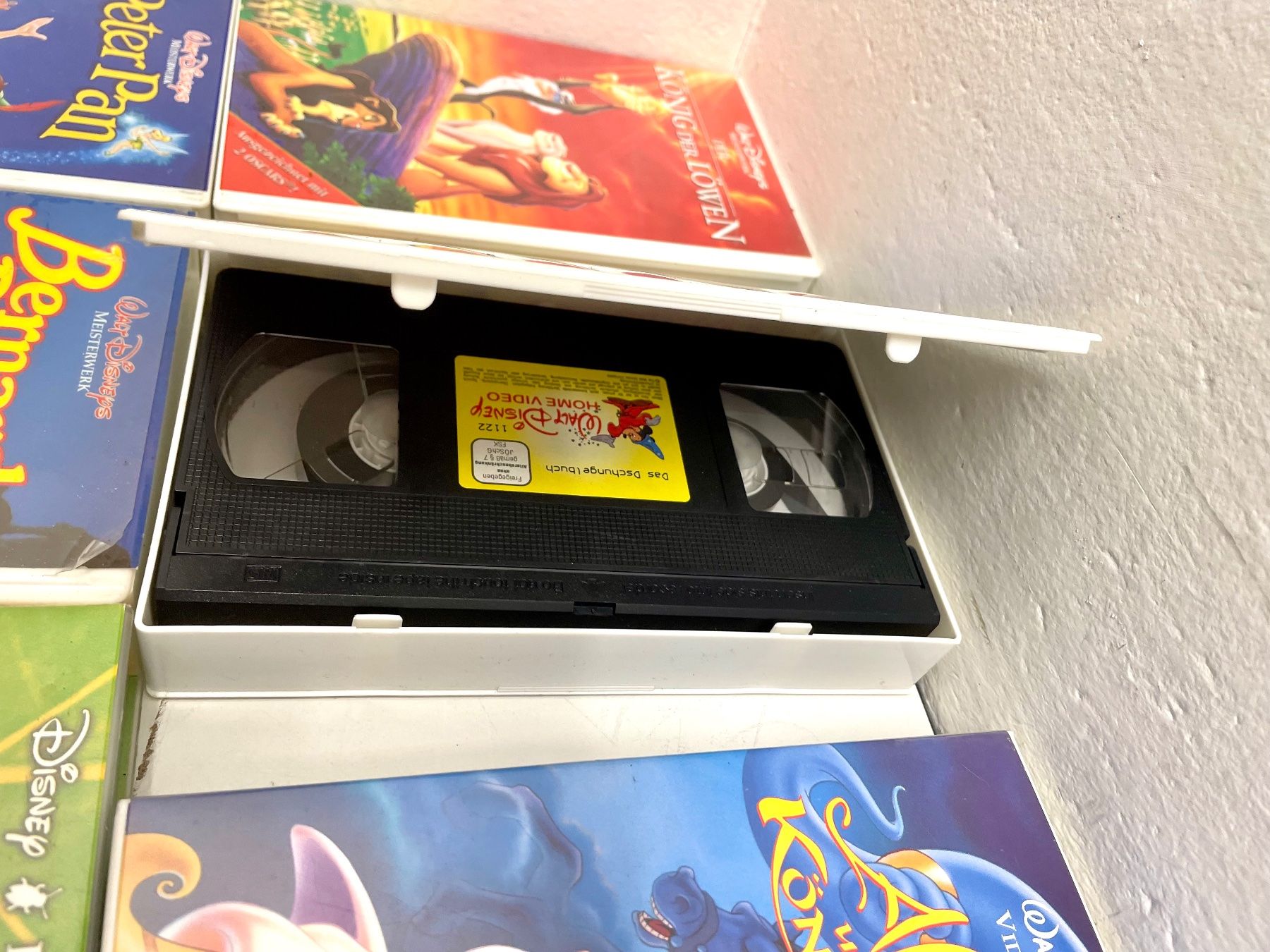 Tutti i VHS: Disney VHS Set a 12 St. – Usato da Niederdorf venduto da LeptonAG 2