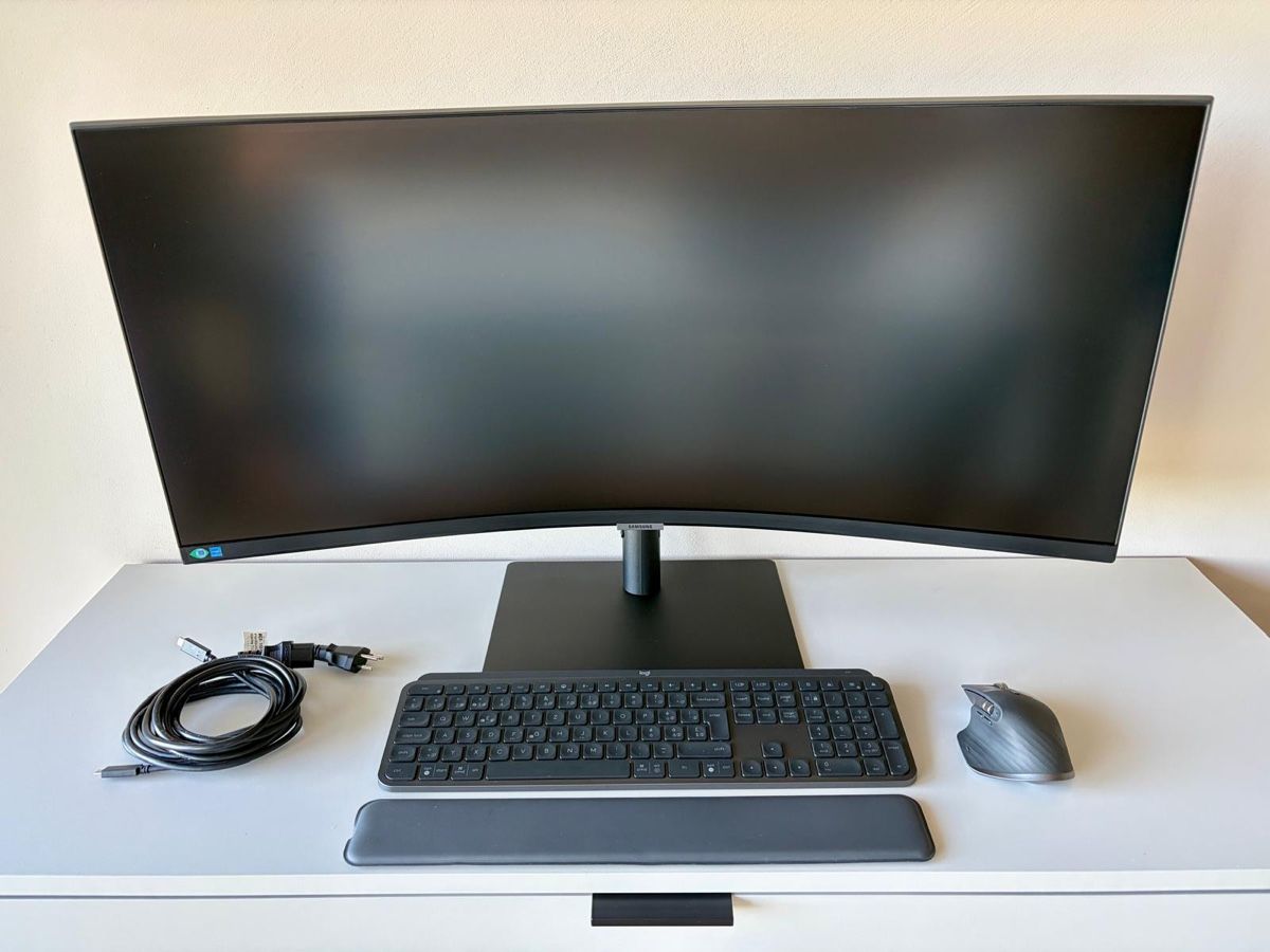 Samsung Monitor: Monitor mit Zubehör, Arbeitsplatz-Set – Nuovo (secondo la descrizione) da Eggenwil venduto da desibetschart