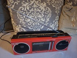 Kassettenrecorder Radio Modell 1600 rot gebrauchter Zustand
