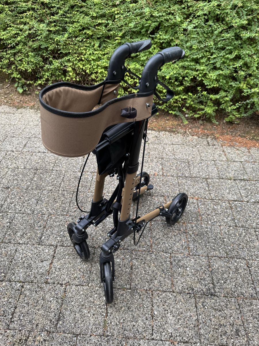 Gehhilfen: Rollator Juskys Vital beige – Gebraucht aus Männedorf von deal4deal 1