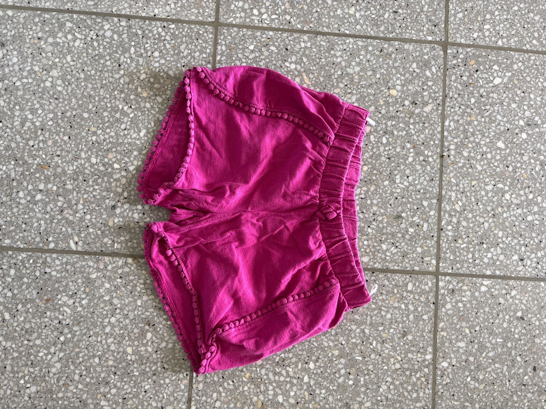Pantaloni: Mädchen 2x Sommer Shorts, Grösse 134 - 140 – Usato da Otelfingen venduto da Stme77 2