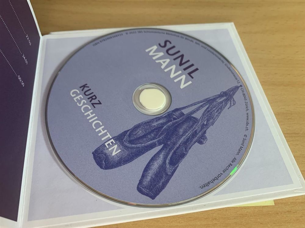 CD: Sunil Mann - Kurz Geschichten CD-Buch mit Audio CD und Down. – Nuovo (secondo la descrizione) da Bremgarten b. Bern venduto da Poirette52 2