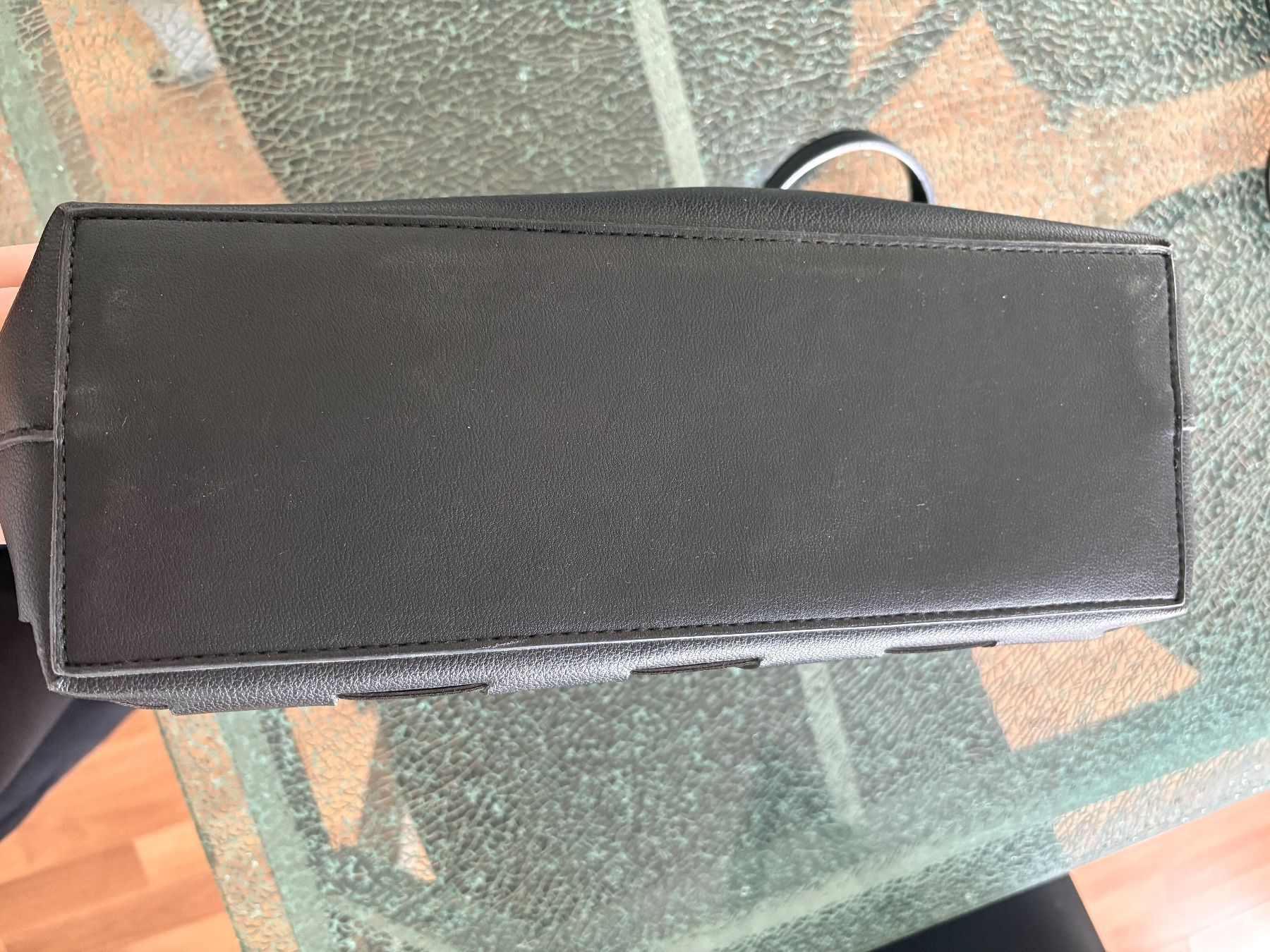 Taschen für Damen: Schwarze Tasche in  Flechtoptik – Gebraucht aus Rümlang von Jenni.21 4
