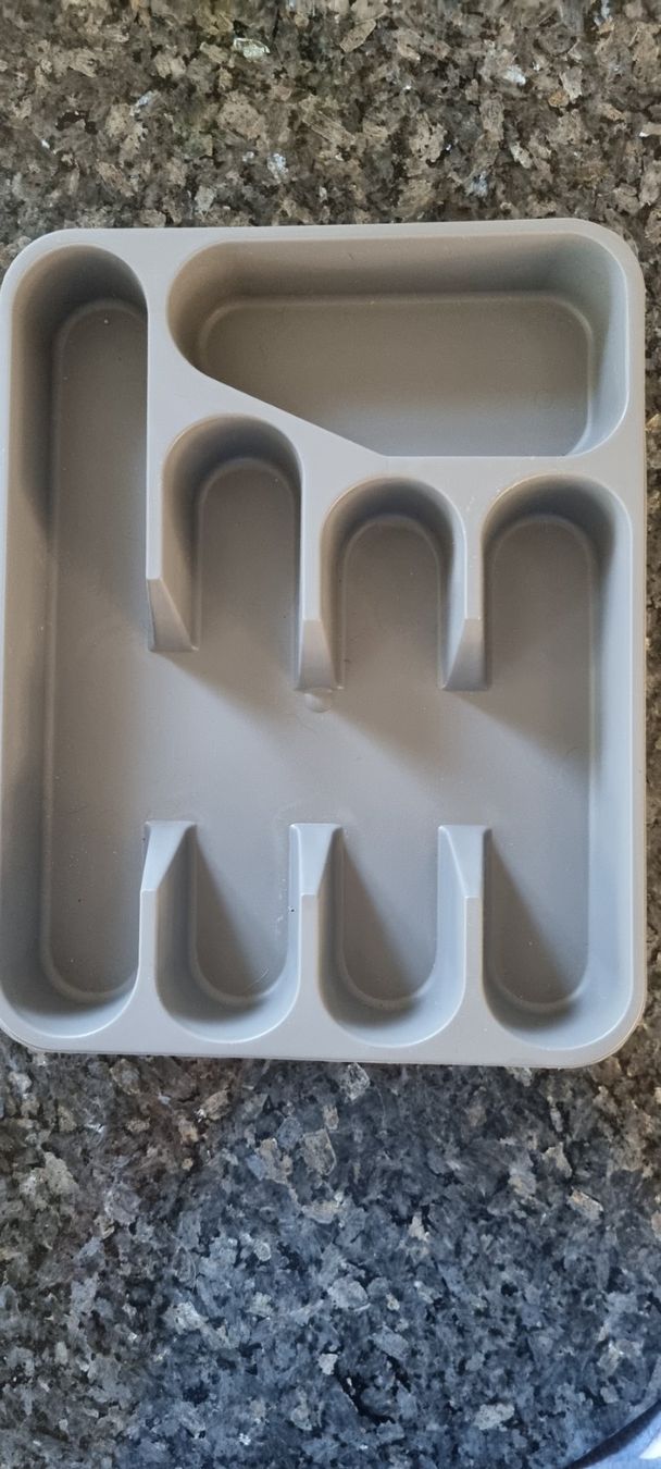 Cucine complete: Besteckkasten, hellgrau, PP 32x26cm, neu! – Nuovo (secondo la descrizione) da egliswil venduto da Maggy6