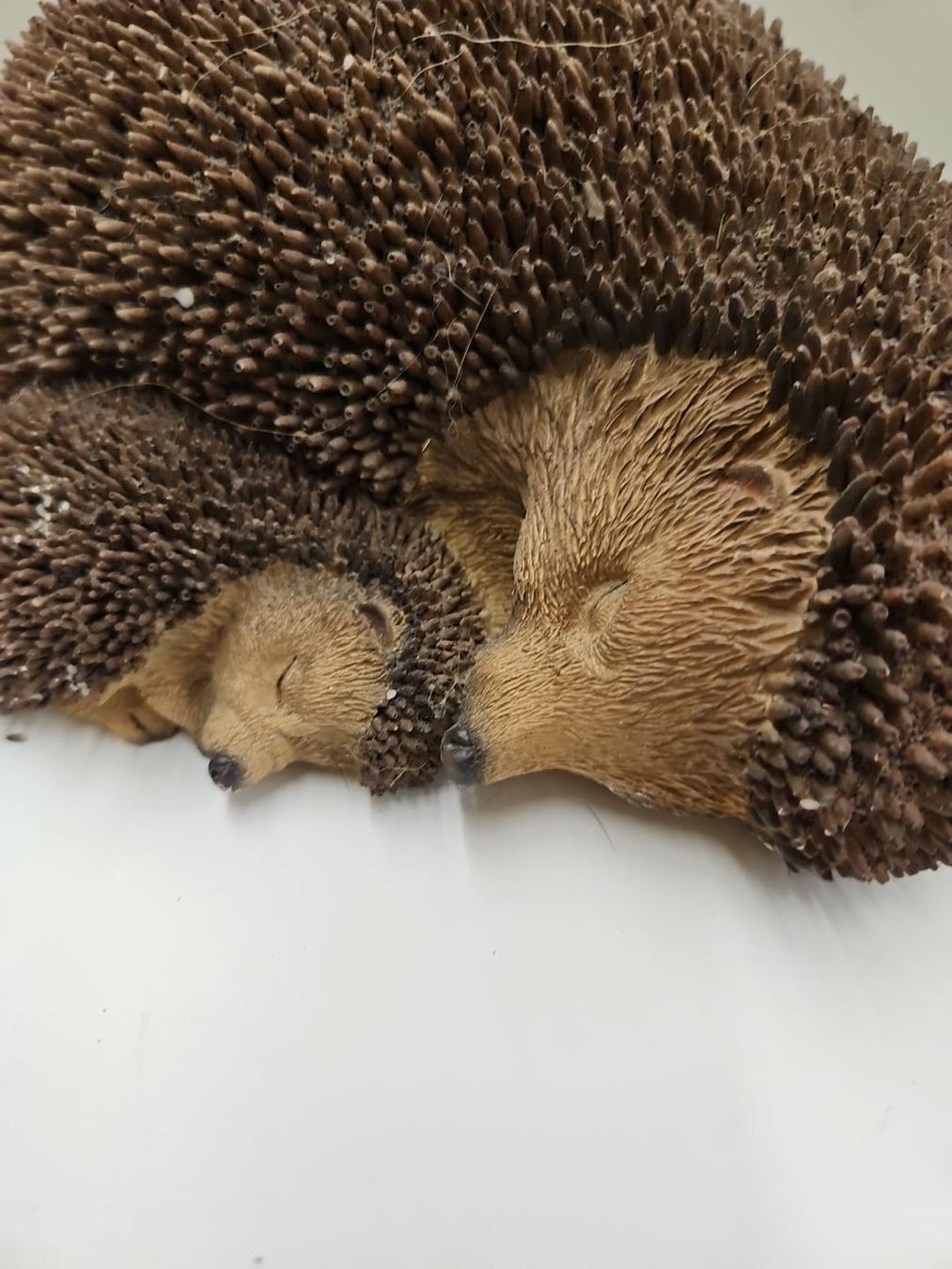 Alle Dekorationen: Igel mit jungem 28 x 18 cm – Gebraucht aus Dielsdorf von Kenan997 1