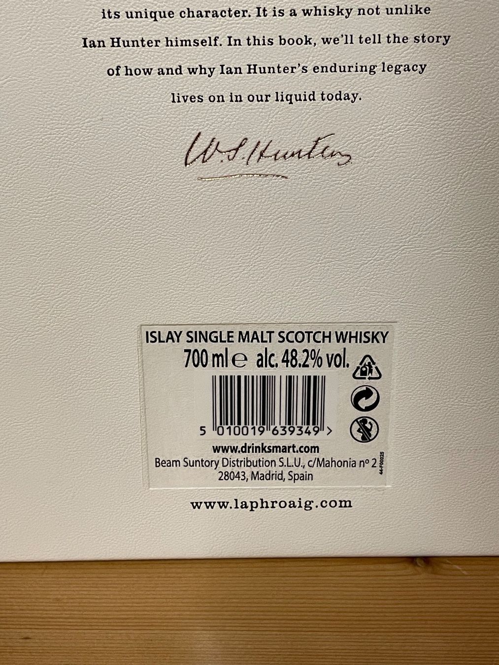 Laphroaig Bevande alcoliche: Laphroaig 30 Years Ian Hunter Book 2 Islay Whisky 48.2% – Nuovo e nell'imballaggio originale da Risch venduto da Bretorianer 4