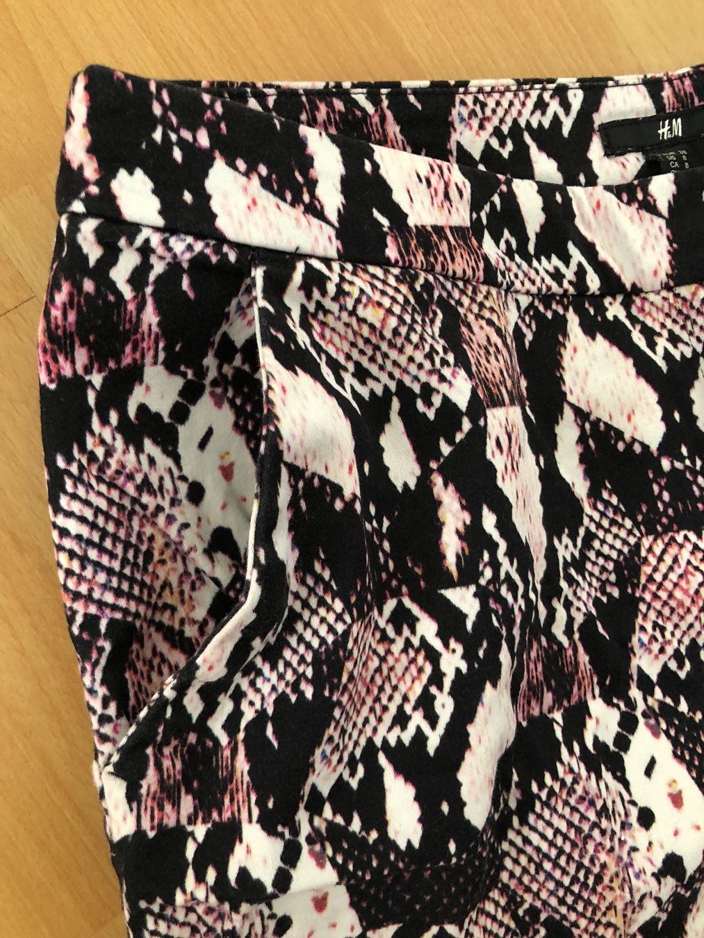 H&M Pantaloni: Hose kurz Gr 38 – Usato da Zürich venduto da Herbion1 1