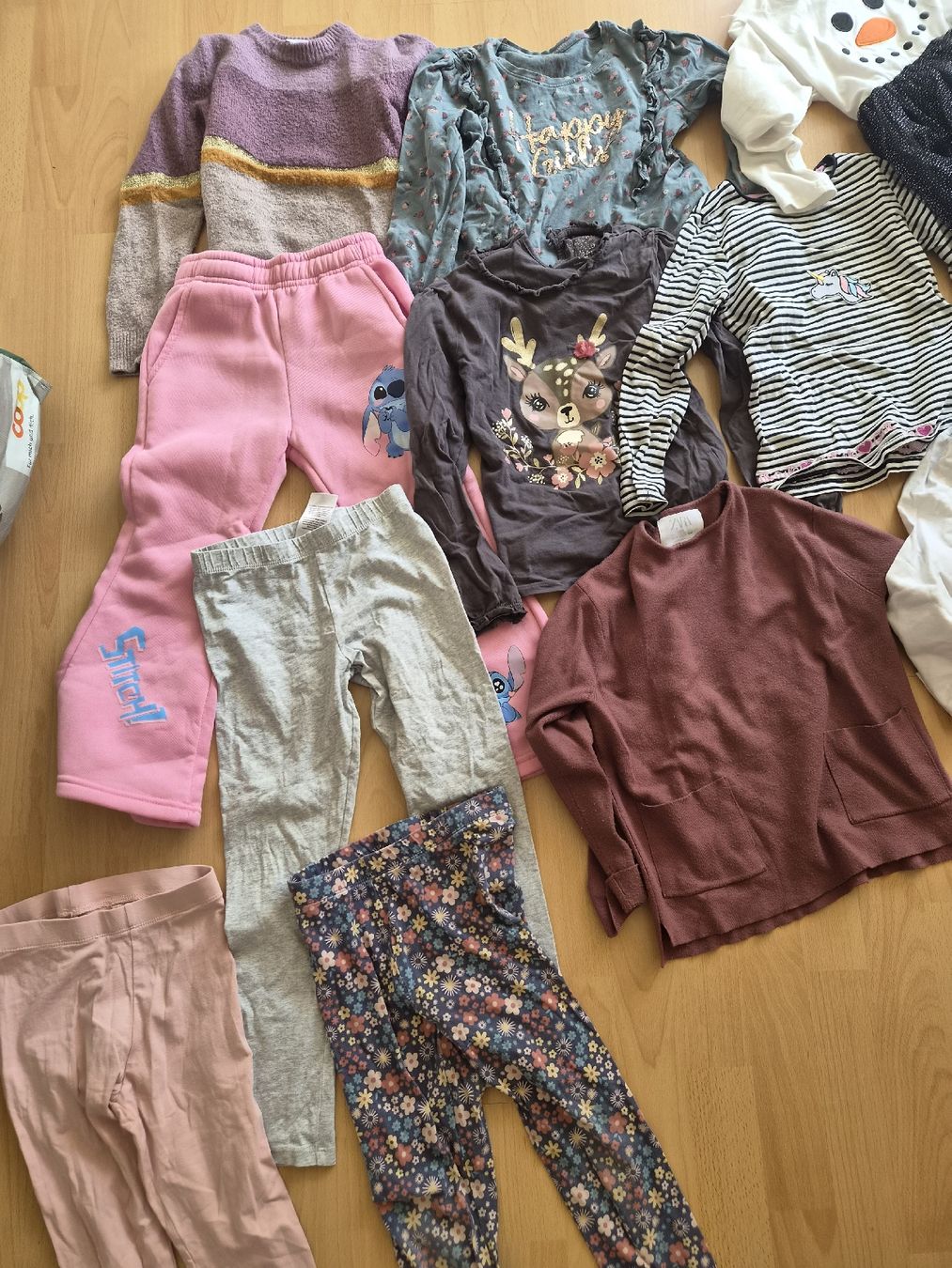Lotti & Set di vestiti: Kleiderpaket Grösse 122/128 – Usato da Ebikon venduto da nu___ria 1