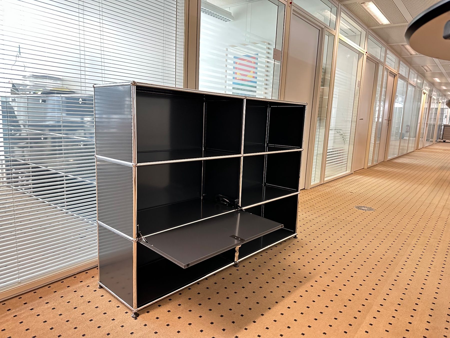 USM Scaffali: USM Sideboard 2x3 Anthrazitgrau, Lieferung&Umbau möglich – Usato da Grenchen venduto da Design-Outlet 3