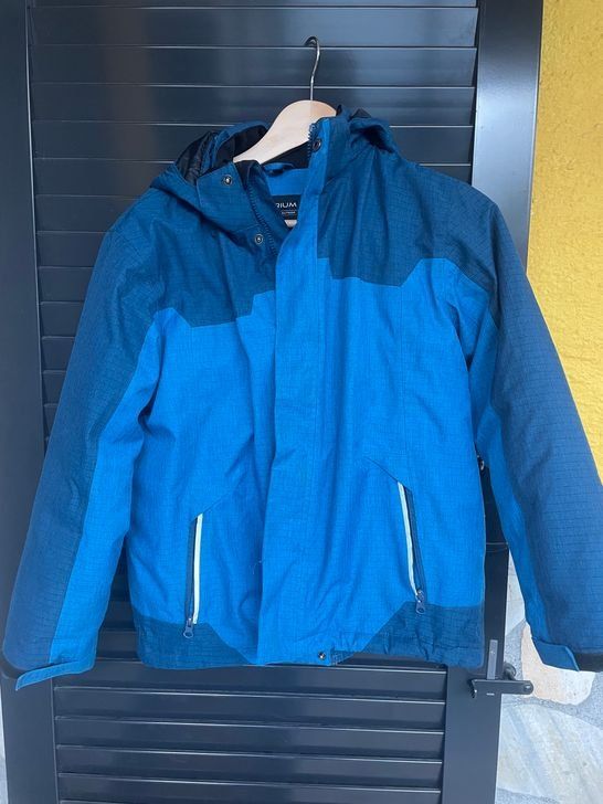 Giacche & Cappotti: Junge Winterjacke Atrium 152 – Usato da Bergdietikon venduto da antovale