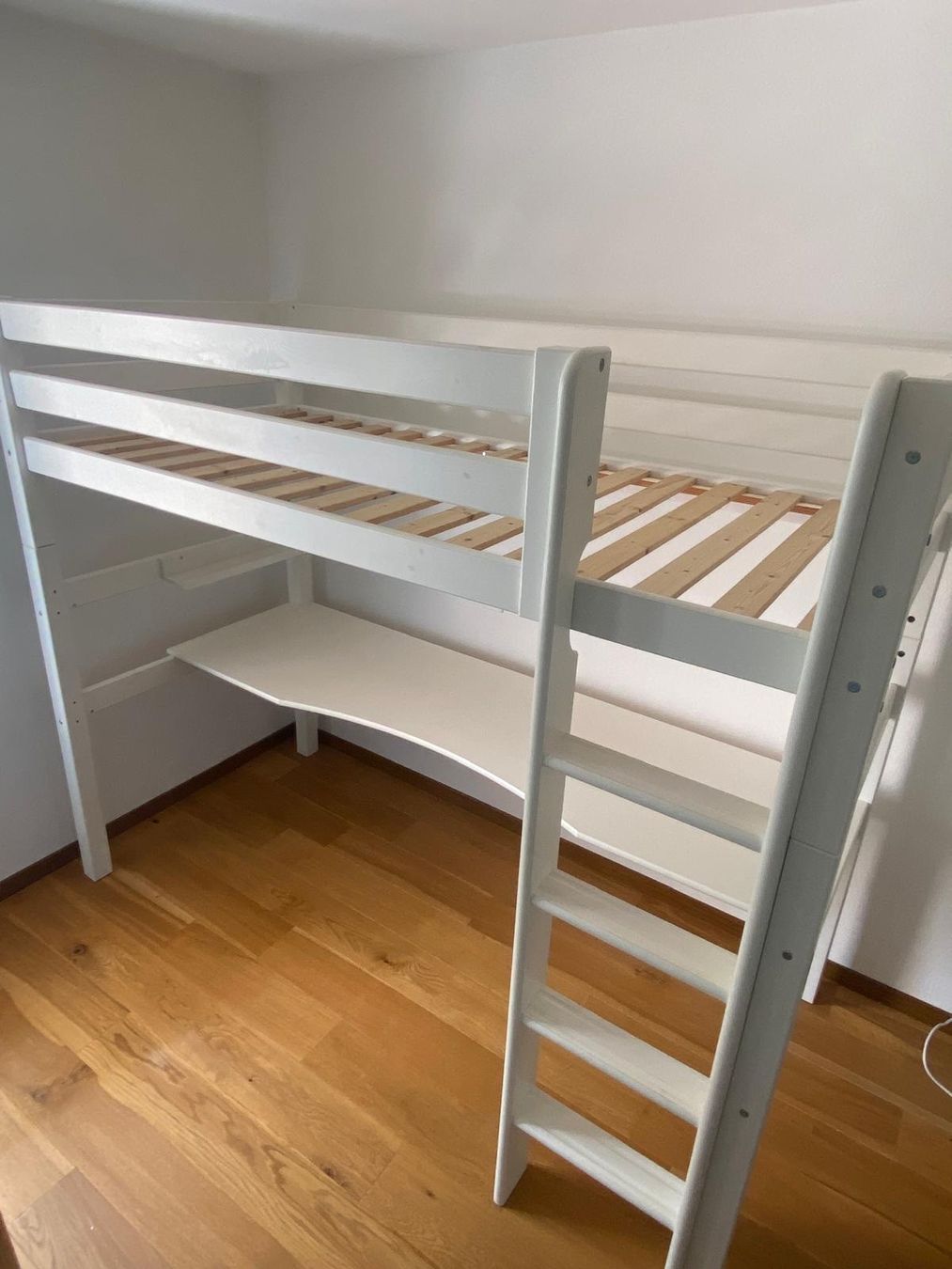 Pfister Letti: Hoppekids Hochbett mit integriertem Schreibtisch – Usato da Puidoux venduto da Pelerin21 3