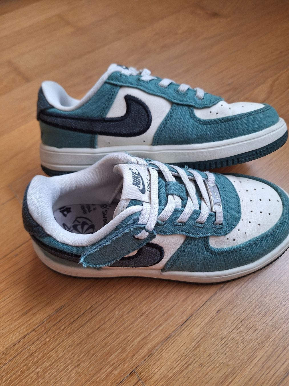 Nike Scarpe per ragazzi: Nike Sneakers Grösse 31 – Usato da Gossau ZH venduto da maumau10