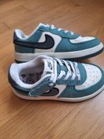 Nike Sneakers Grösse 31