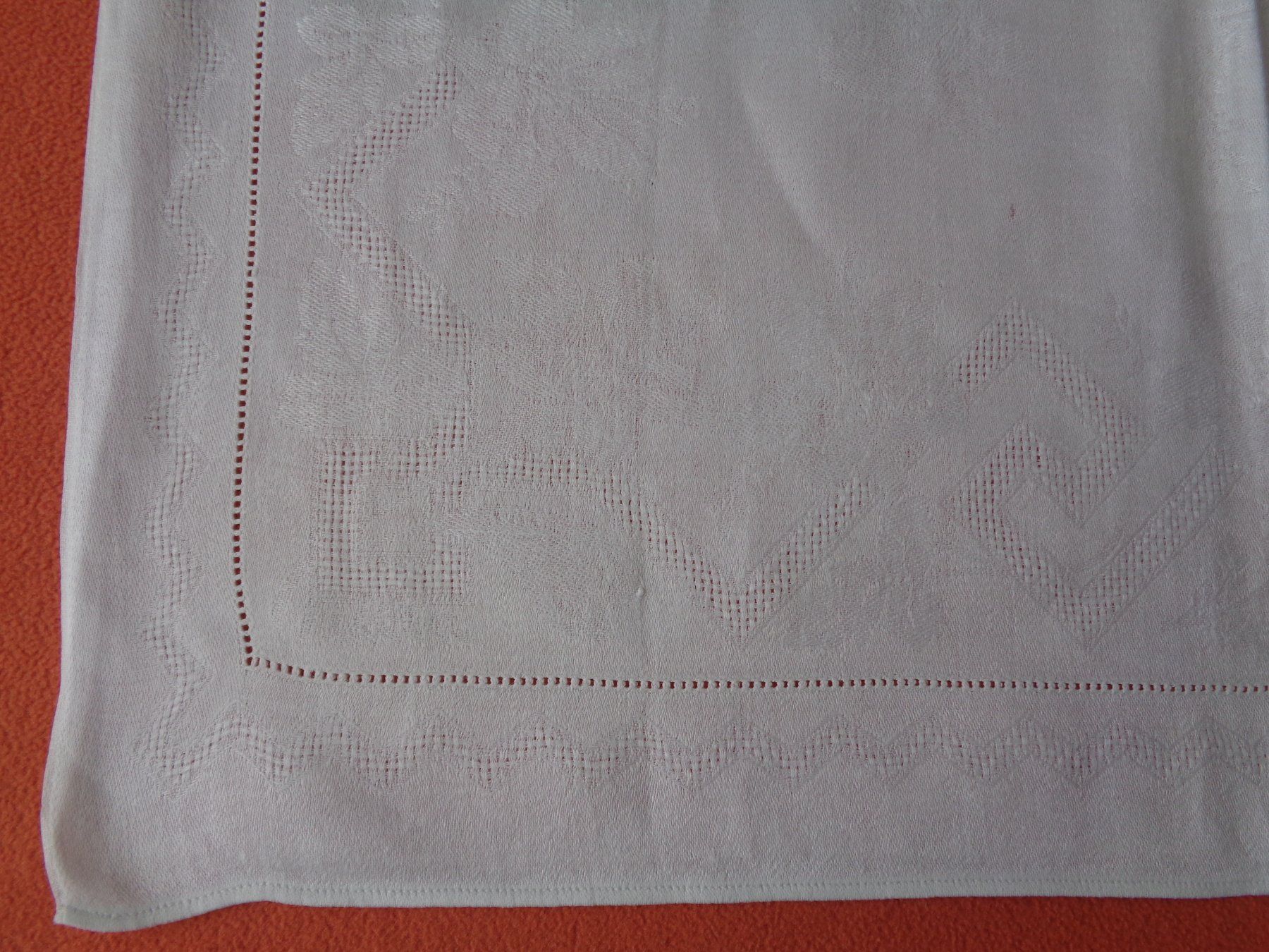 Linge de lit: Serviette Damast oder als Deckeli Grösse 57 cm. x 57cm. – D'occasion à Chur par omonia 1