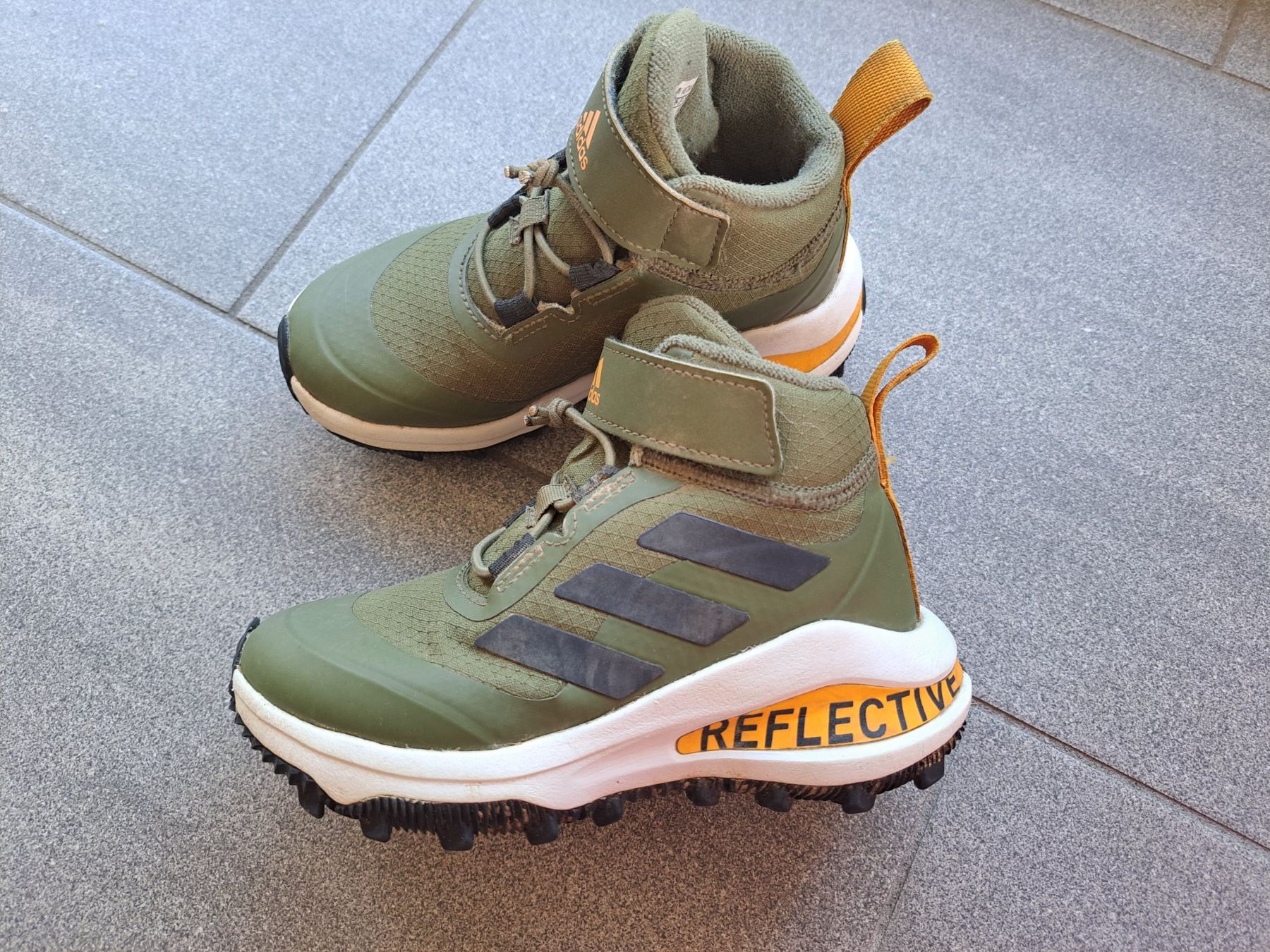 Adidas Chaussures garçon: Adidas Winterschuhe Gr 28 – D'occasion à Bünzen par nagyagi111mail 1