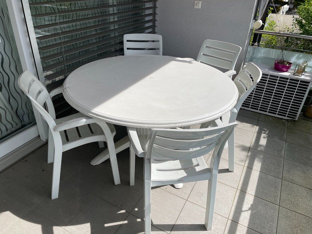 Tischset: TRICONFORT Gartentisch mit 5 Stühlen – Gebraucht aus Gelterkinden von RemoViscardi