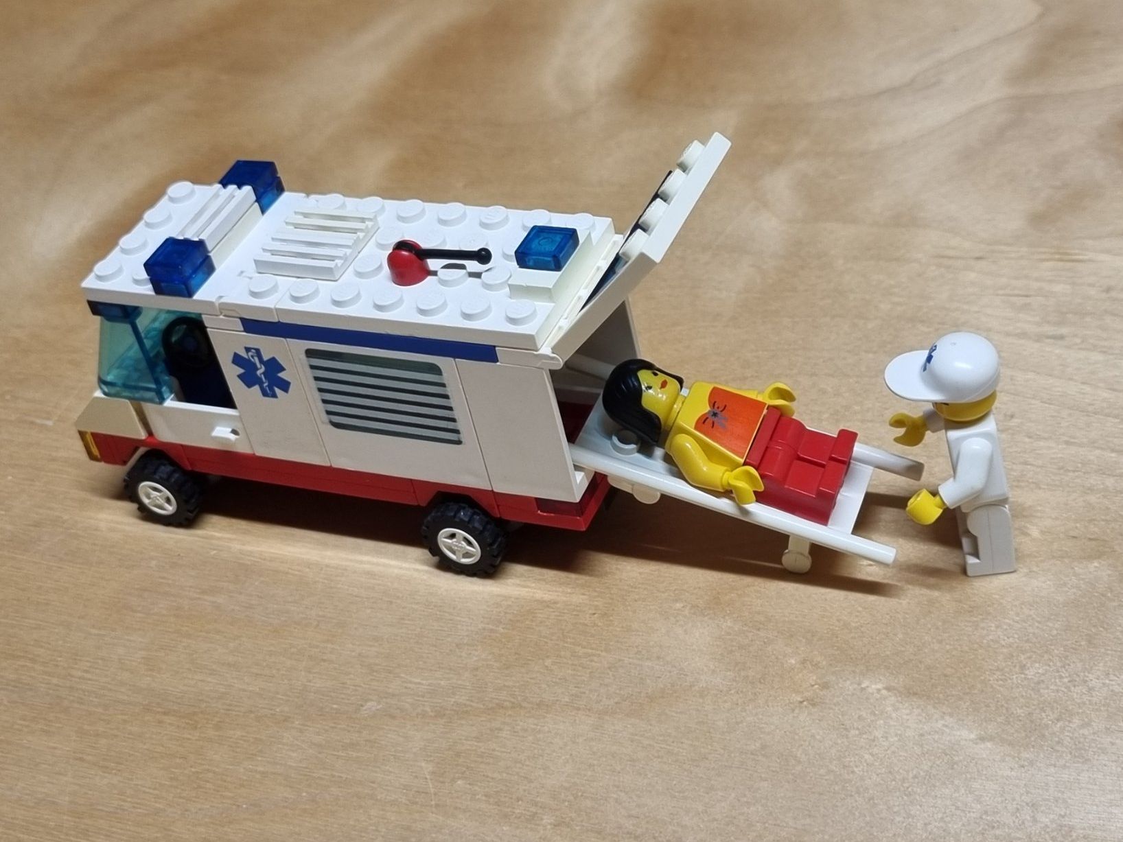 Lego Kit di costruzioni: LEGO System 6666 Ambulance – Usato da Basadingen venduto da tot_59zf 2